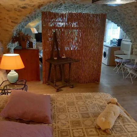 Chambres D'Hote Les Jardins De Prasserat Farm stay Vallon-Pont-d'Arc