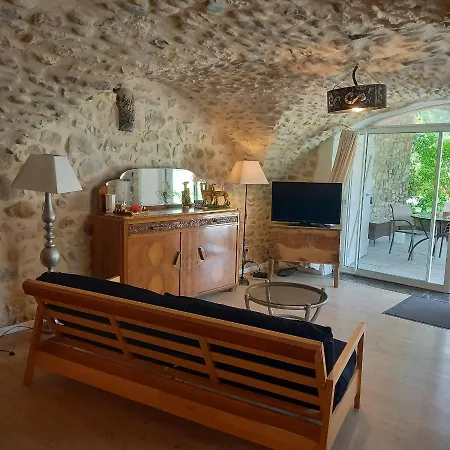 Chambres D'Hote Les Jardins De Prasserat Farm stay Vallon-Pont-d'Arc
