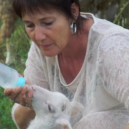 Farm stay Chambres D'Hote Les Jardins De Prasserat *